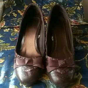 Merona Chocolate Almond toe Heels